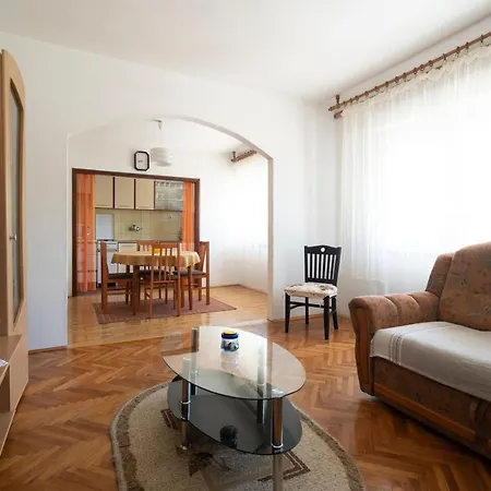 Apartman Ema Gornji Karin Exterior photo