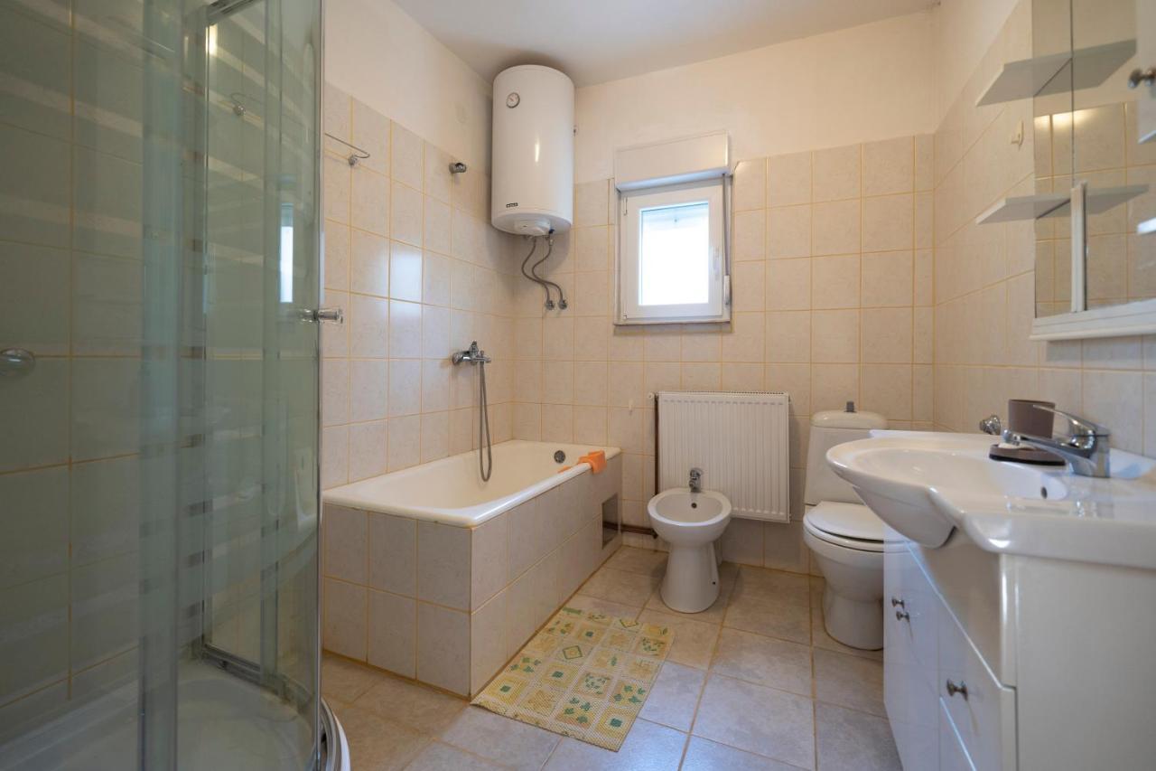 Apartment Ema *