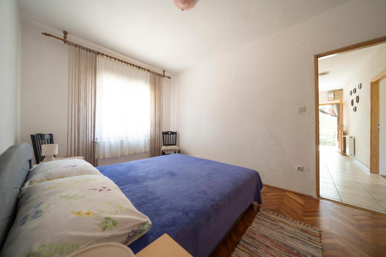 Ema Apartment