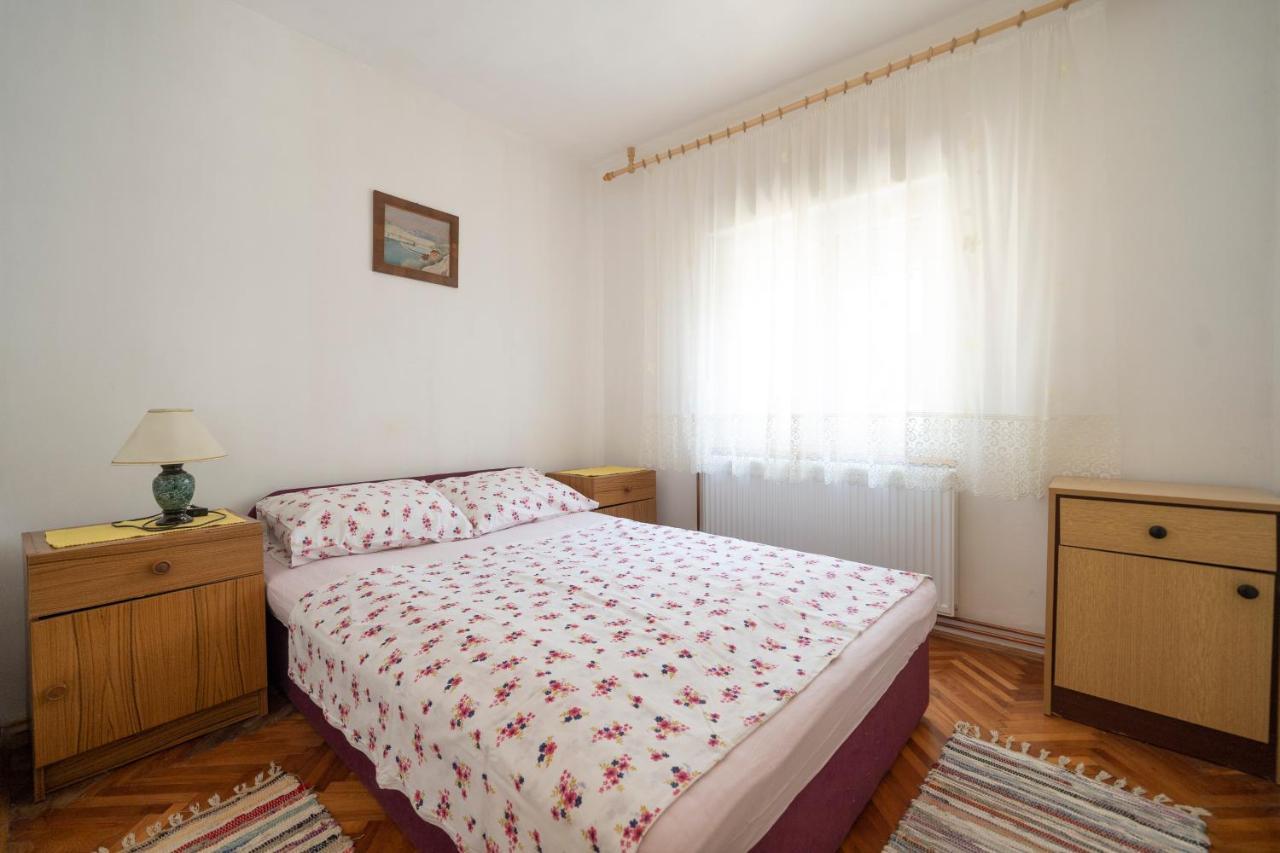 Apartment Ema *